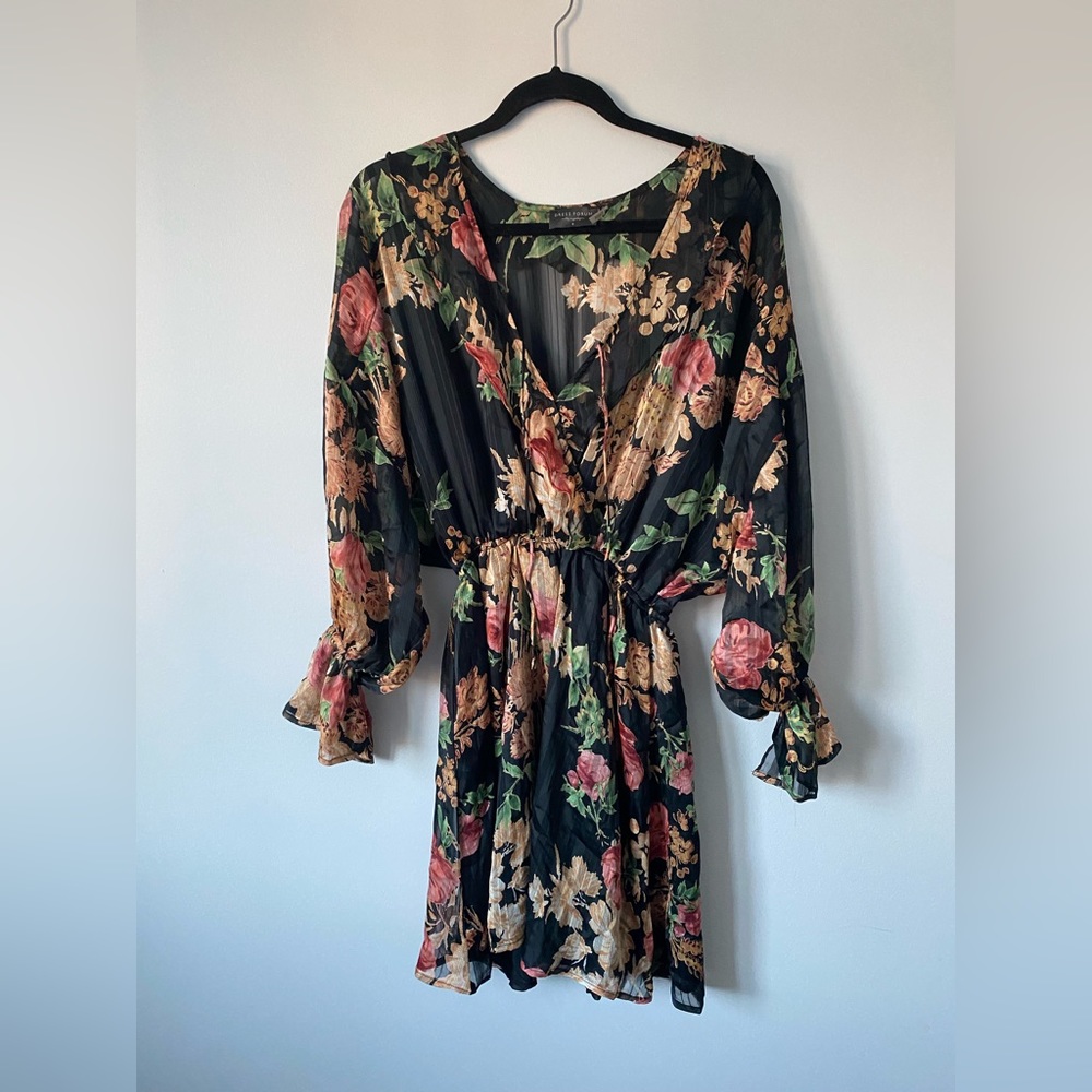 Dress forum floral flowy long-sleeve short dress